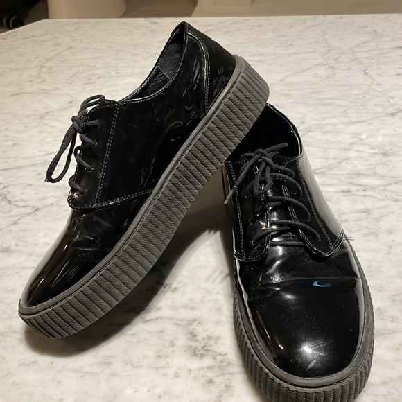 Shelly’s London patent leather Oxford shoe - Picture 6 of 6